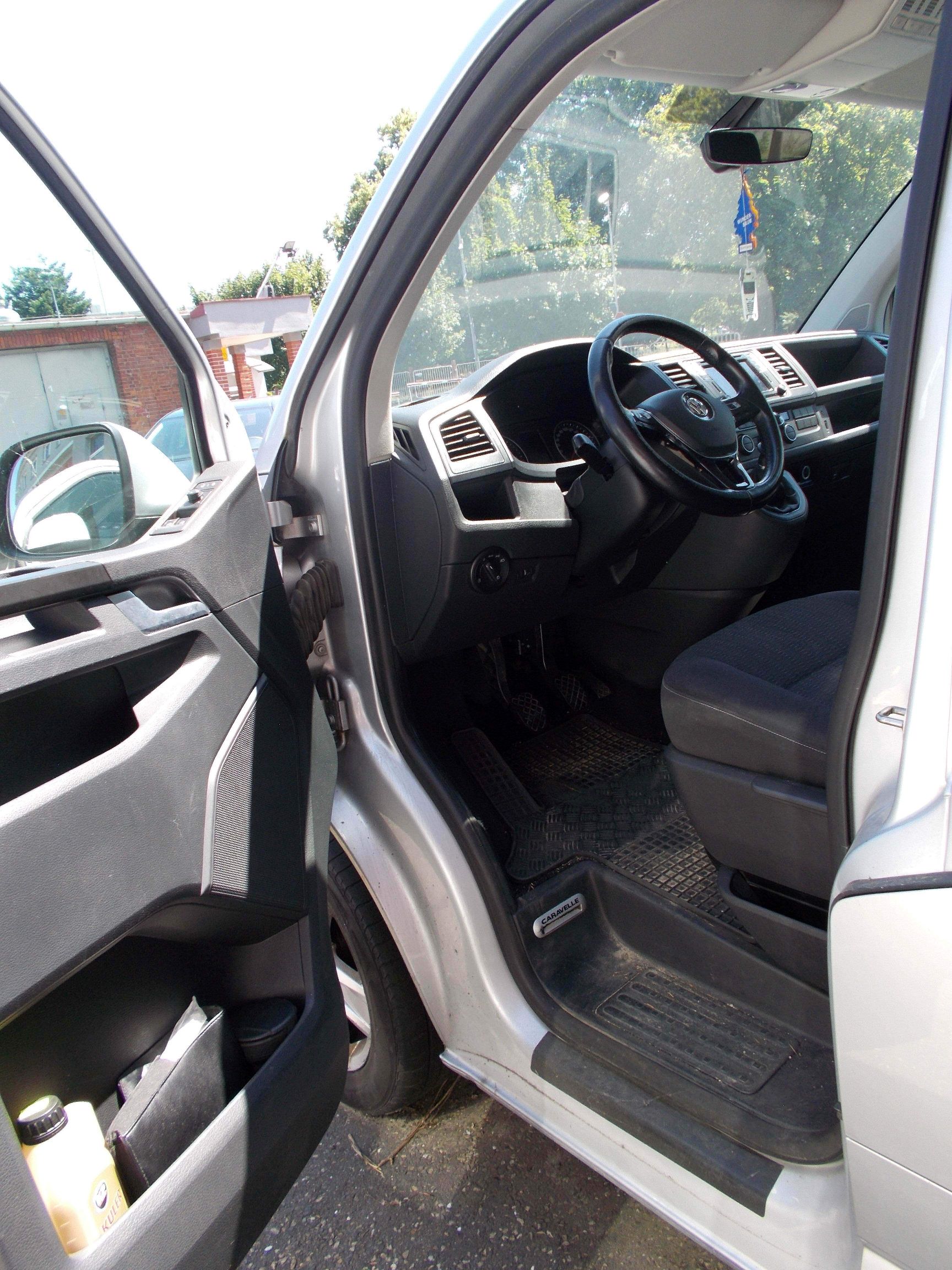 Volkswagen Caravelle - zdjęcie 3