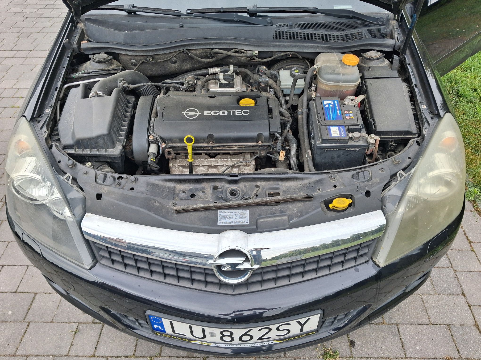 Opel Astra GTC 2009 - zdjęcie 8