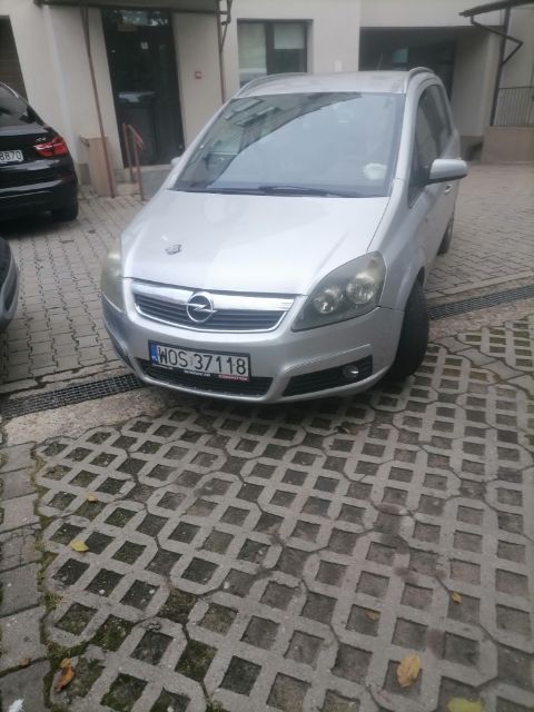Samochód osobowy Opel Zafira