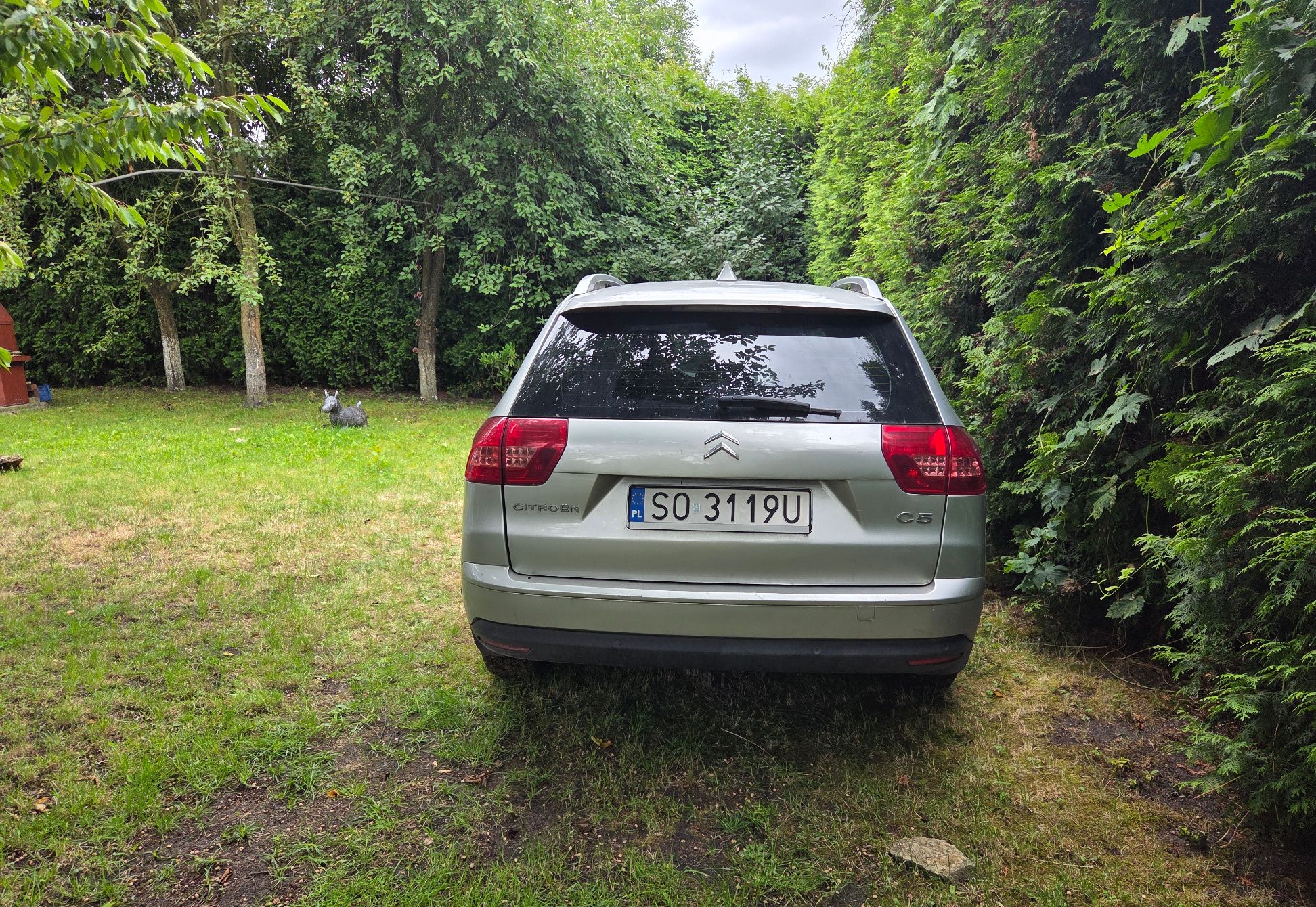 Samochód osobowy Citroen C5 tył pojazdu