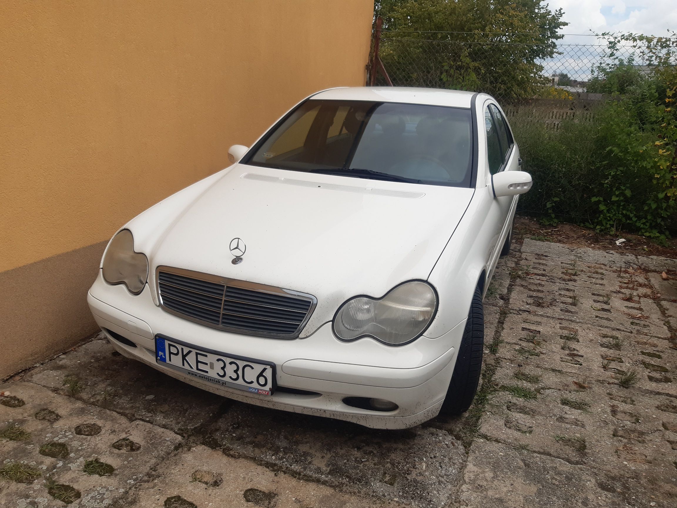 Mercedes Benz C 200 widok przód