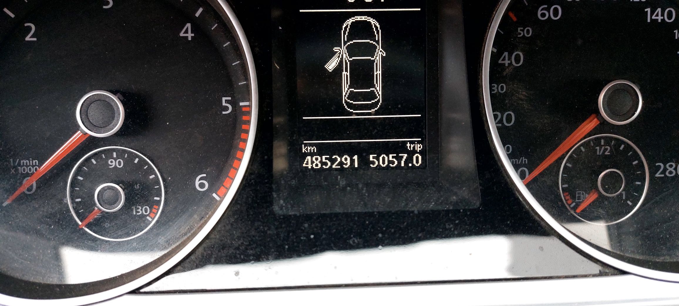 Stan licznika pojazdu 485 291 km przebiegu.
