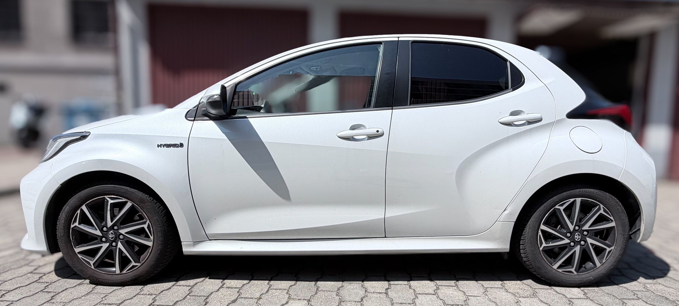 Toyota Yaris Hybrid - zdjęcie 11