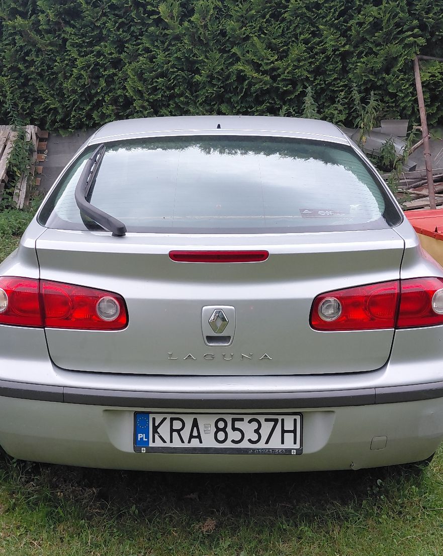 Tył pojazdu, tylna szyba, bagażnik