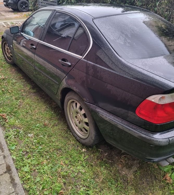 BMW 323 I - zdjęcie 3