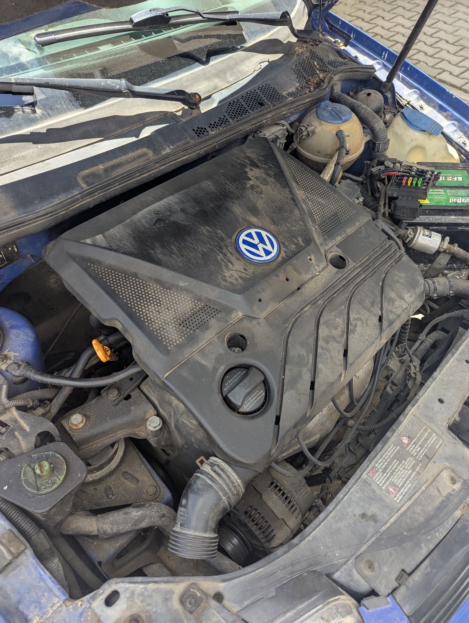 Komora silnika pojazdu VOLKSWAGEN POLO