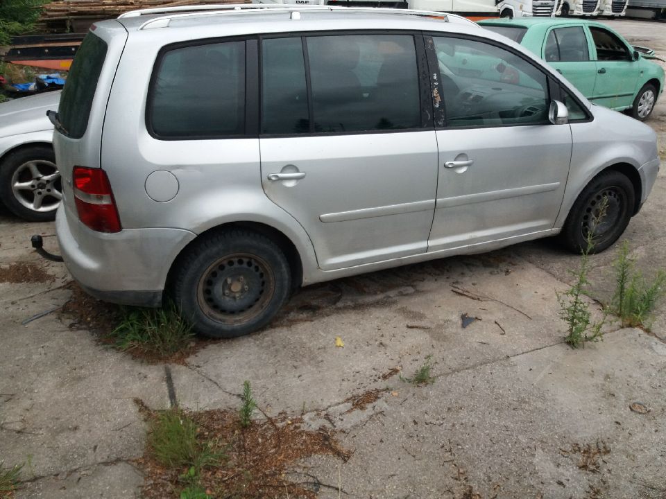 Volkswagen Touran - zdjęcie 3