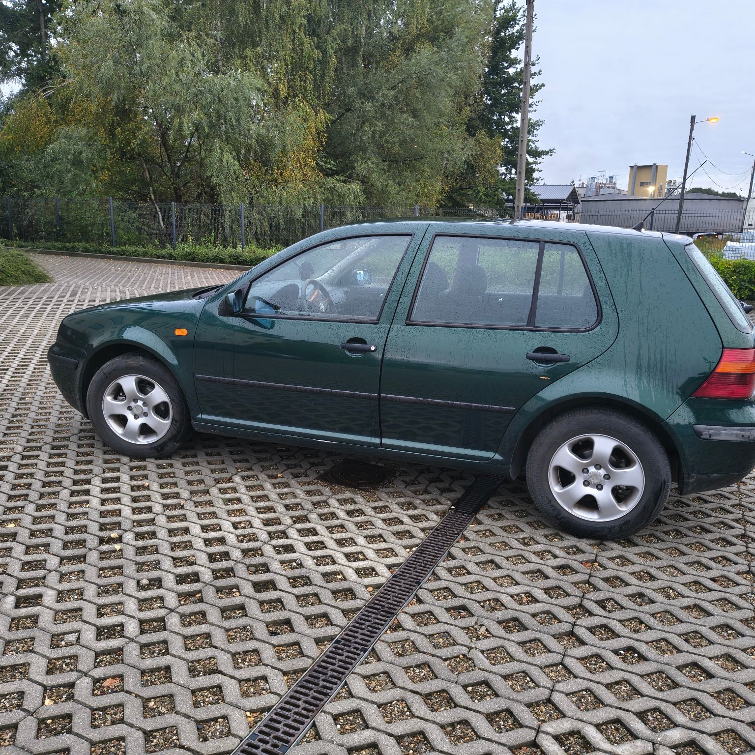 Volkswagen Golf 1998 - zdjęcie 3