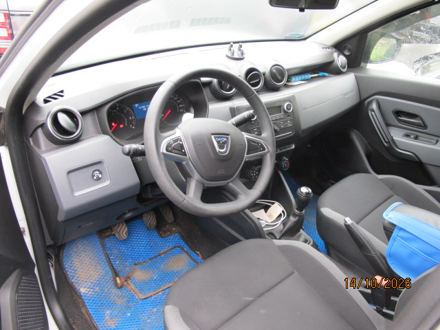 Wnętrze pojazdu Dacia Duster.