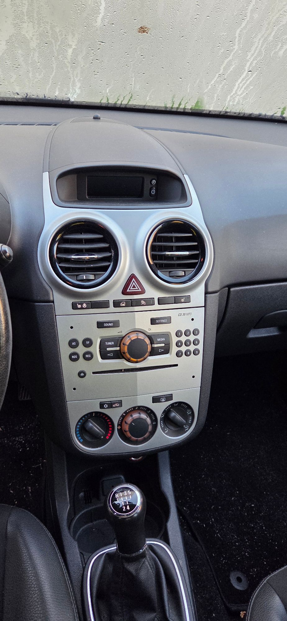 Opel Corsa 2012 - zdjęcie 6