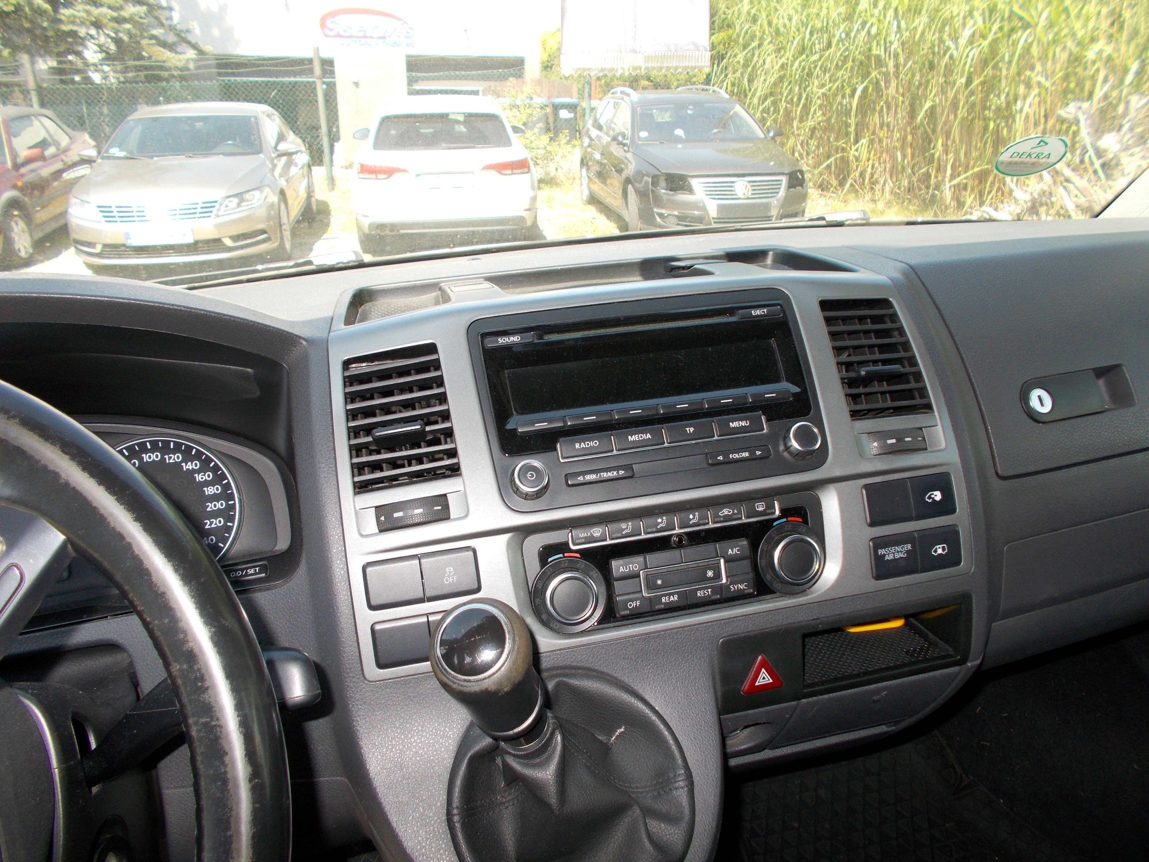 Volkswagen Caravelle - zdjęcie 5
