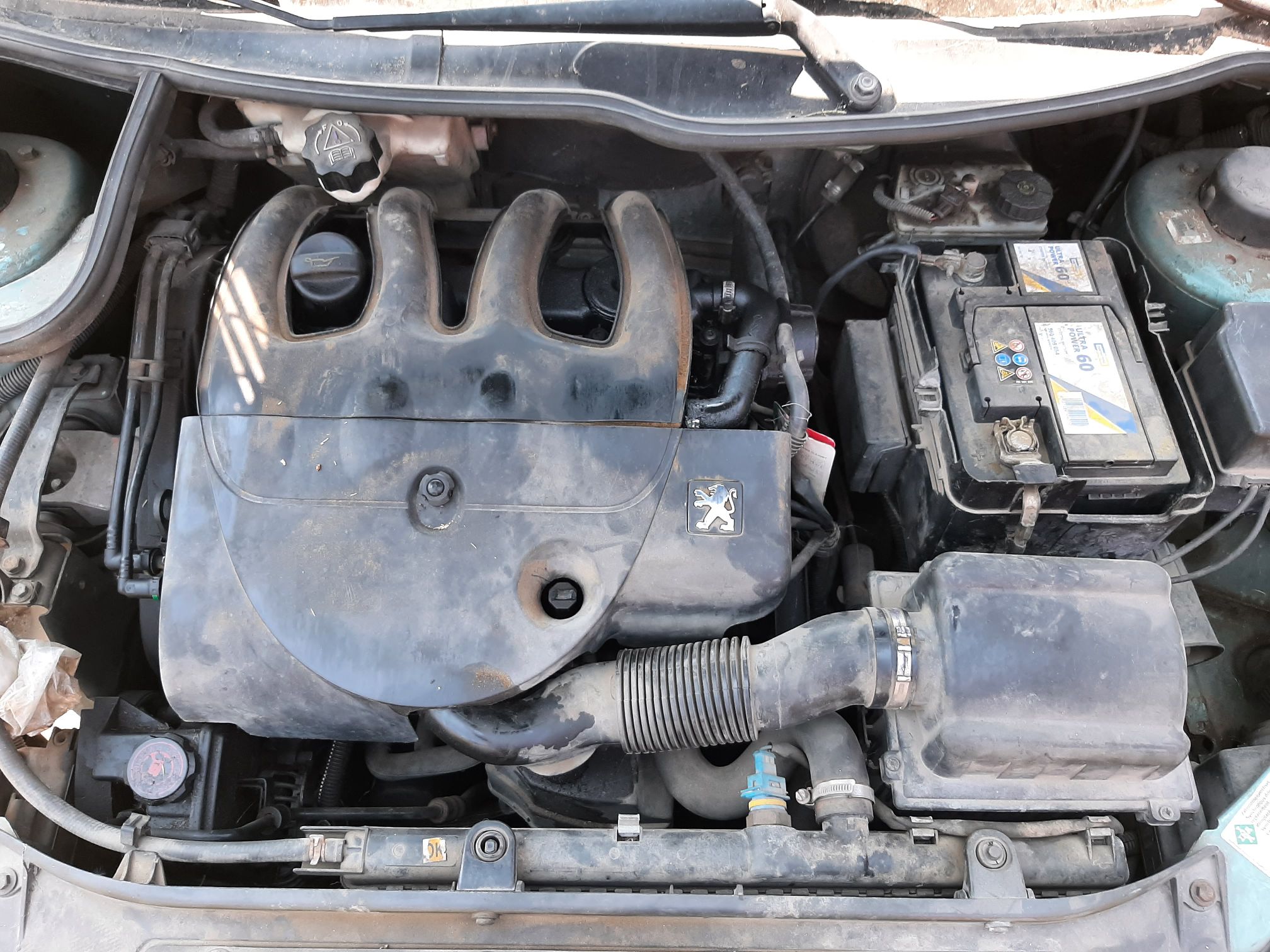 Silnik  samochodu osobowego Peugeot 206