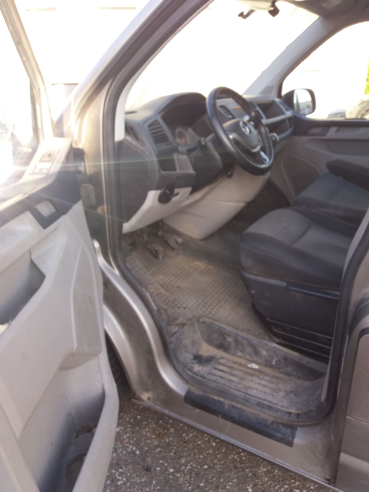 Volkswagen Transporter widok środek