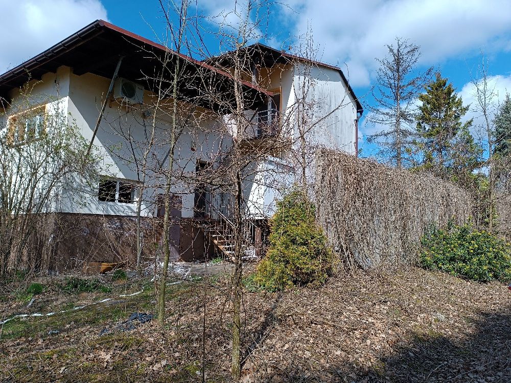 Budynek niemieszkalny widok z boku.