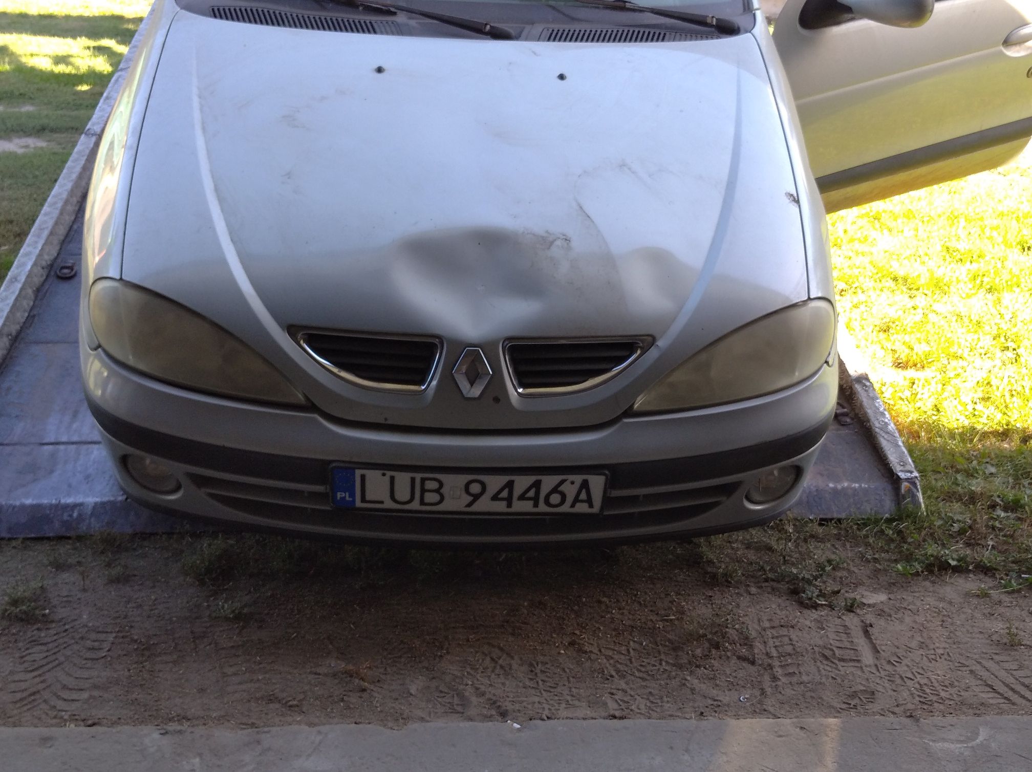 Renault Megane maska pojazdu