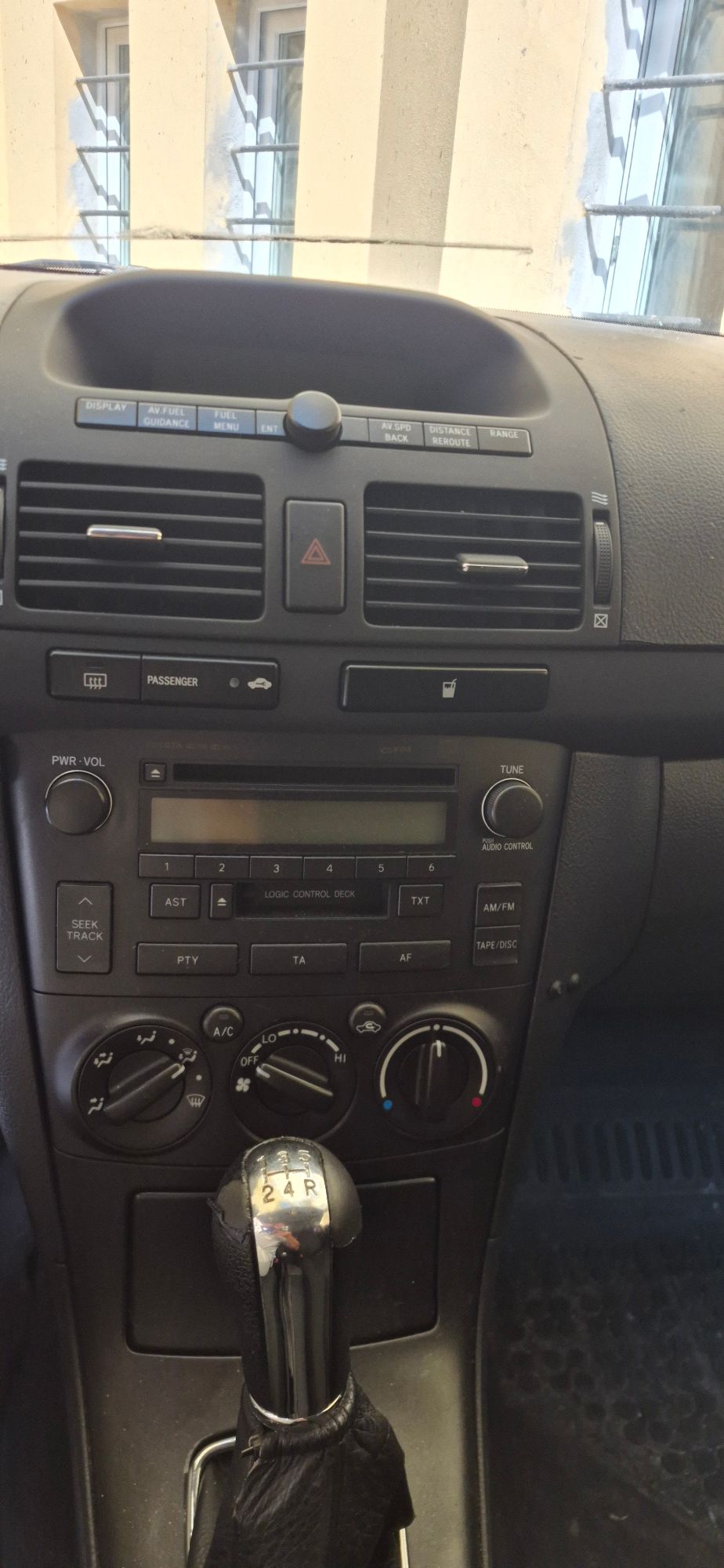Toyota Avensis 2004 - zdjęcie 2