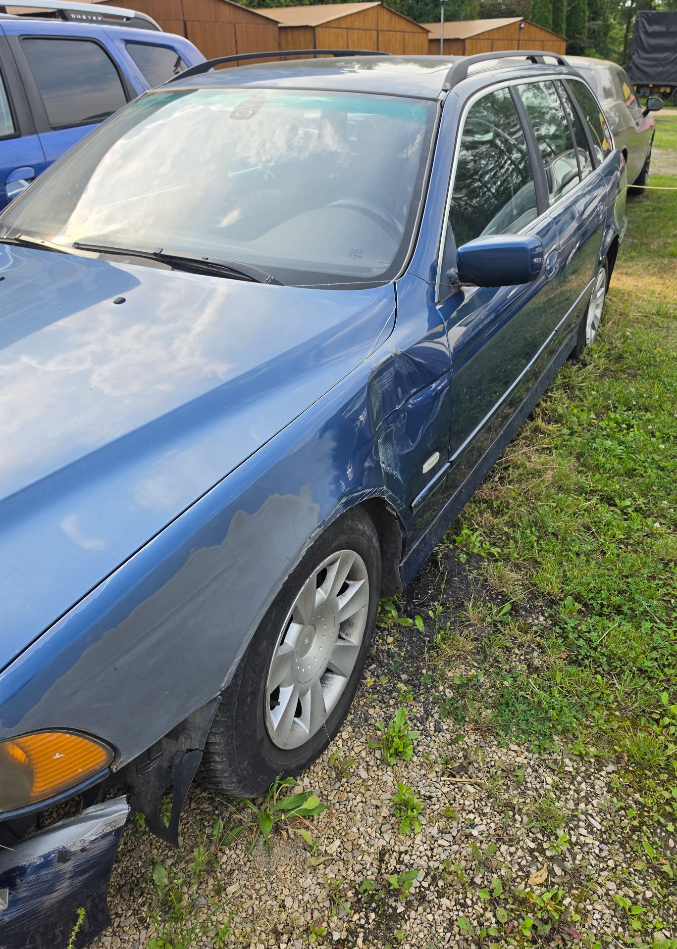 BMW 525D - lewy bok pojazdu