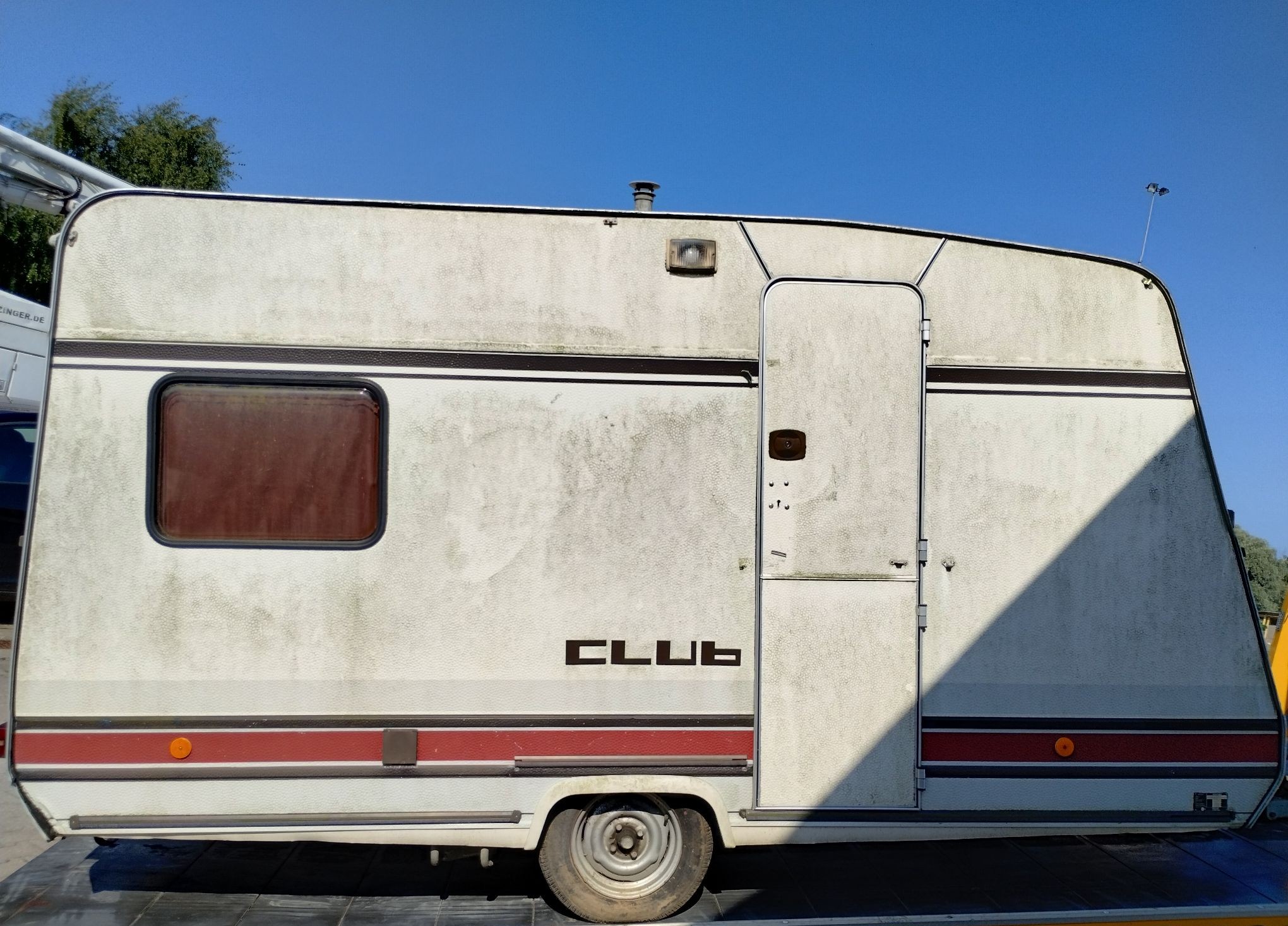 Przyczepa kempingowa Burstner 3804 - zdjęcie 1
