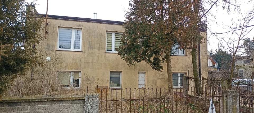 Zdjęcie nieruchomości - budynek mieszkalny i gospodarczy