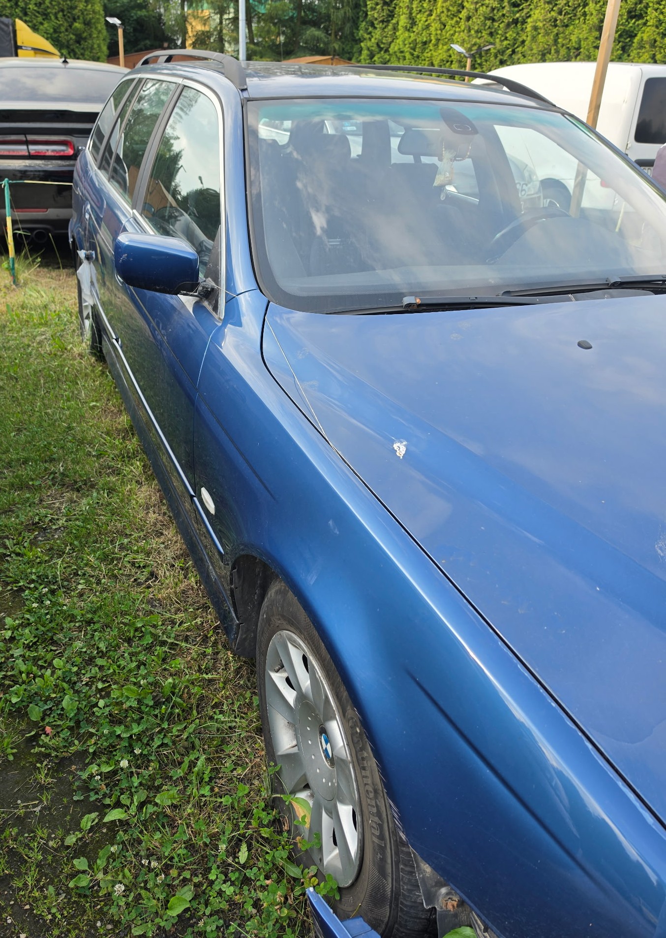 BMW 525D - prawy bok pojazdu