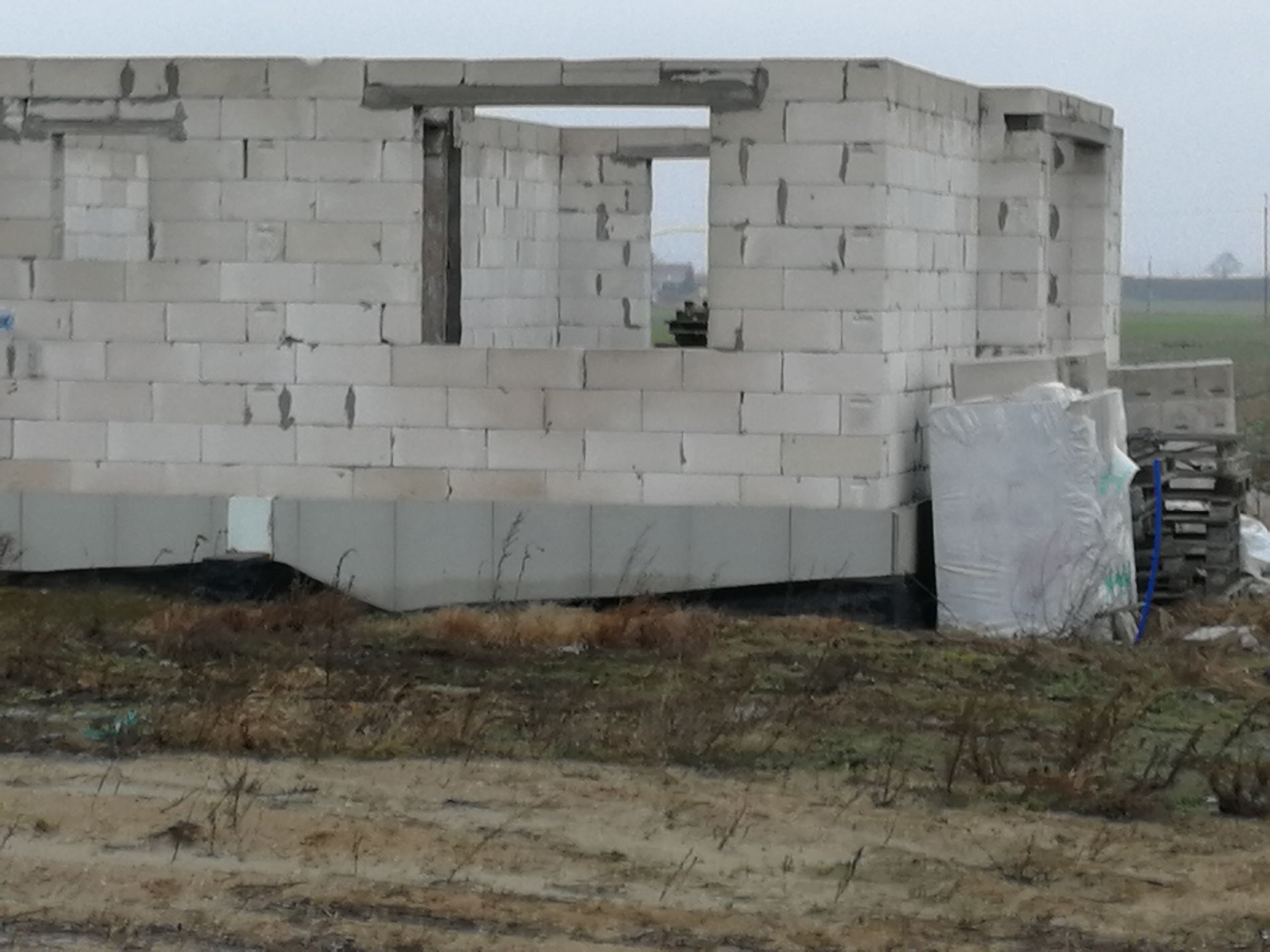 Widok prawej strony budynku.