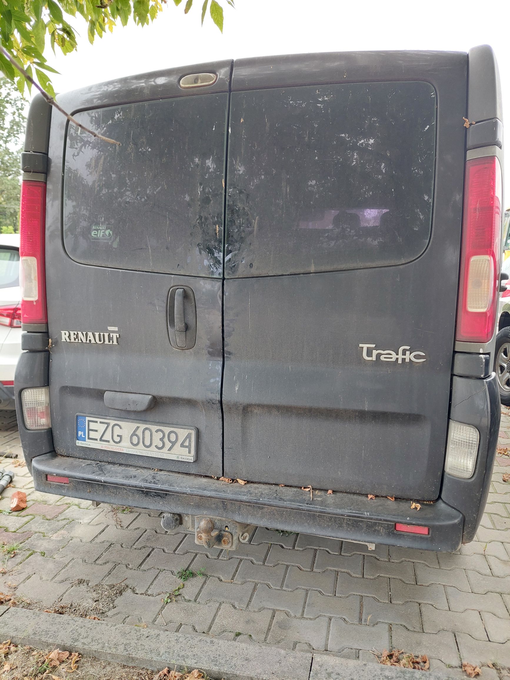 Renault Trafic - zdjęcie 2