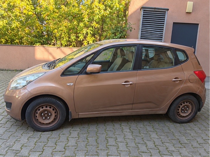 Kia Venga 2010 - zdjęcie 2