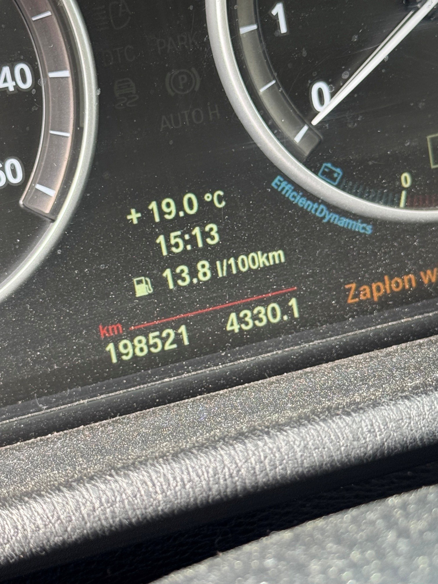 Pojazd BMW X3 licznik