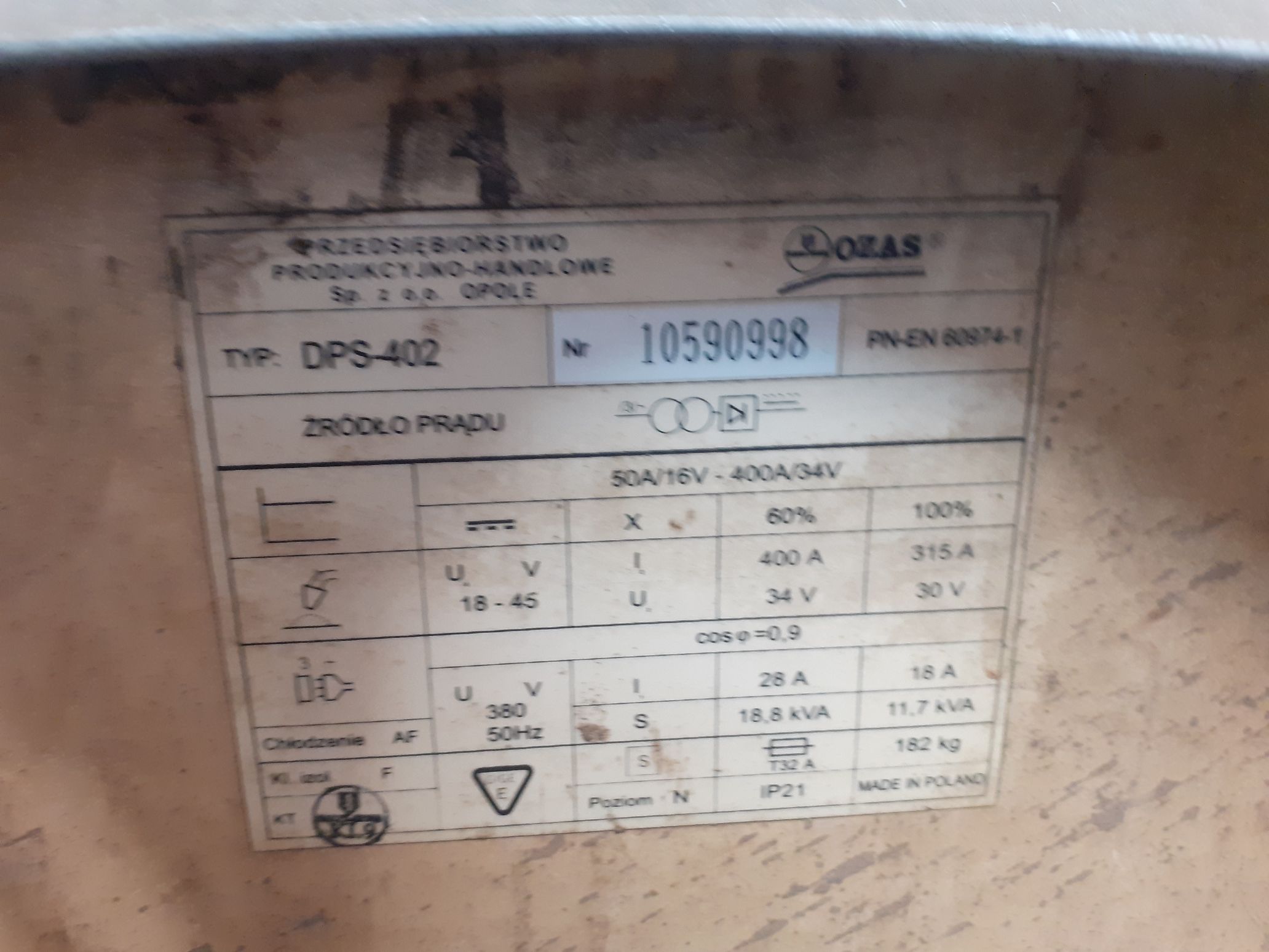 Tabliczka znamionowa półautomatu spawalniczego MAGOMIG 402 z parametrami urządzenia