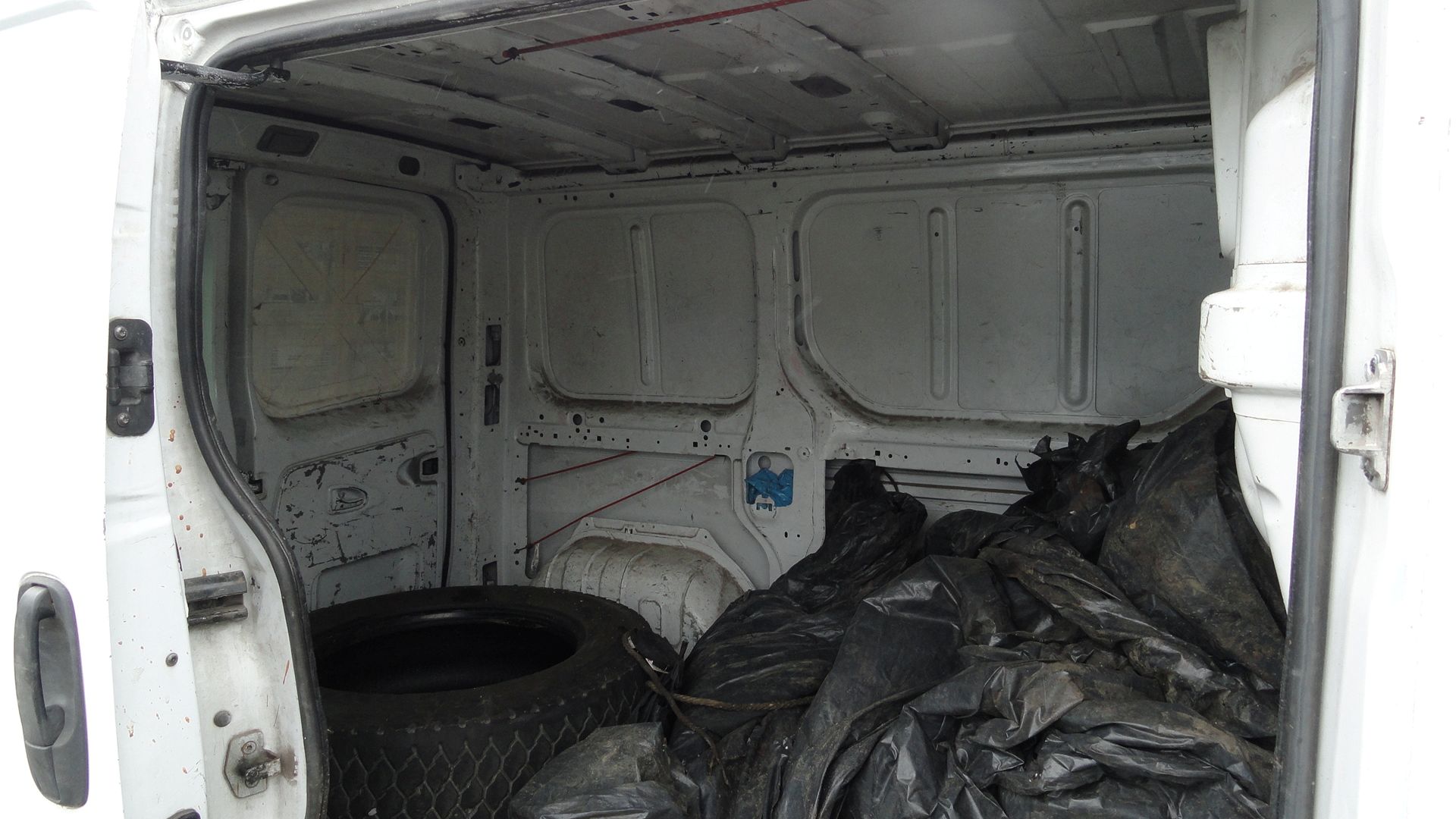 część bagażowa Opla Vivaro
