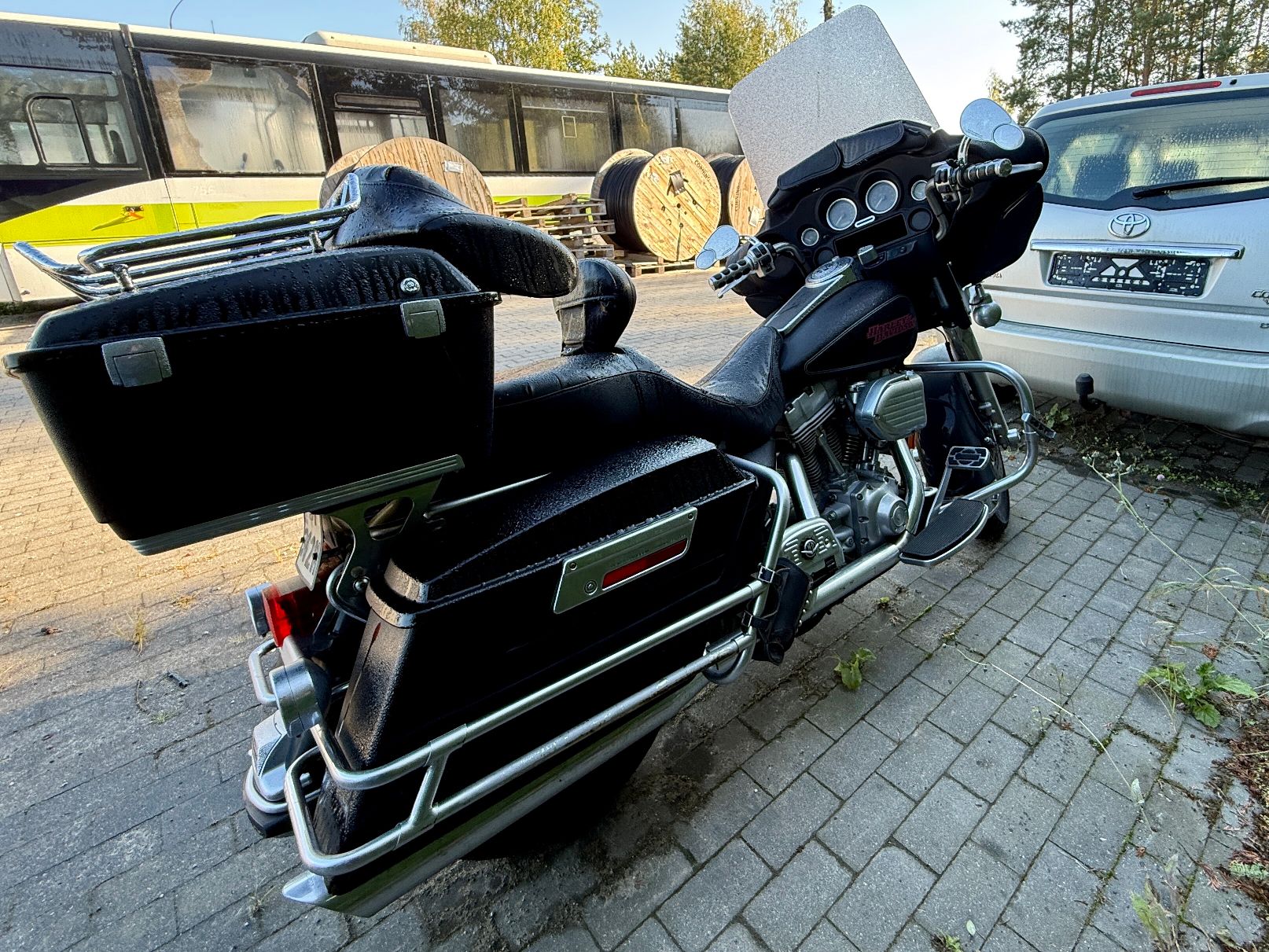 Harley-Davidson FLHT - zdjęcie 1
