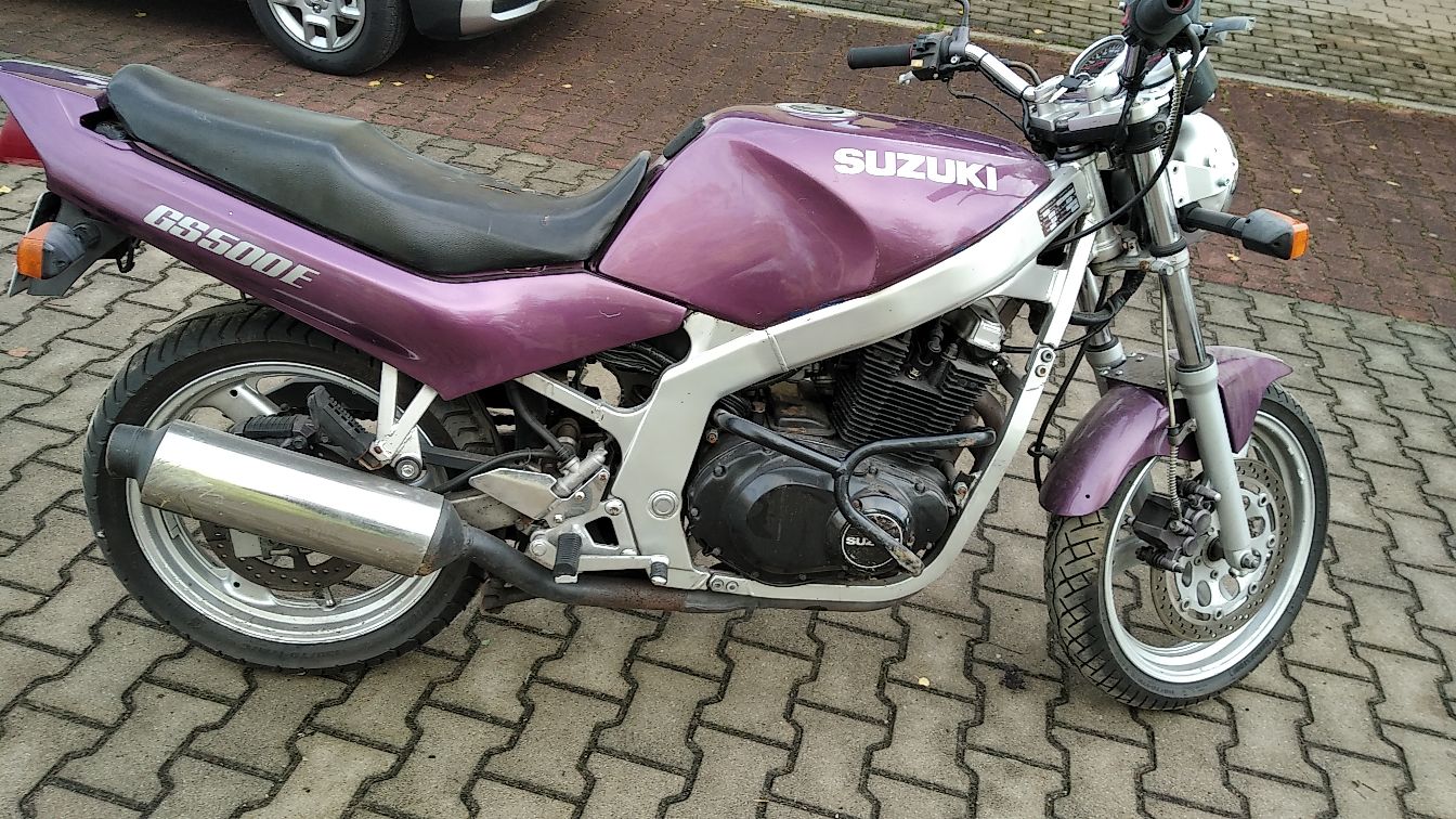 Widok motocykla z prawej strony