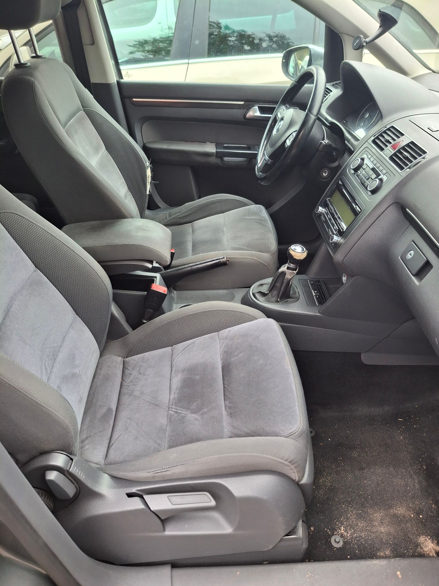 Volkswagen Touran 2011 - zdjęcie 7
