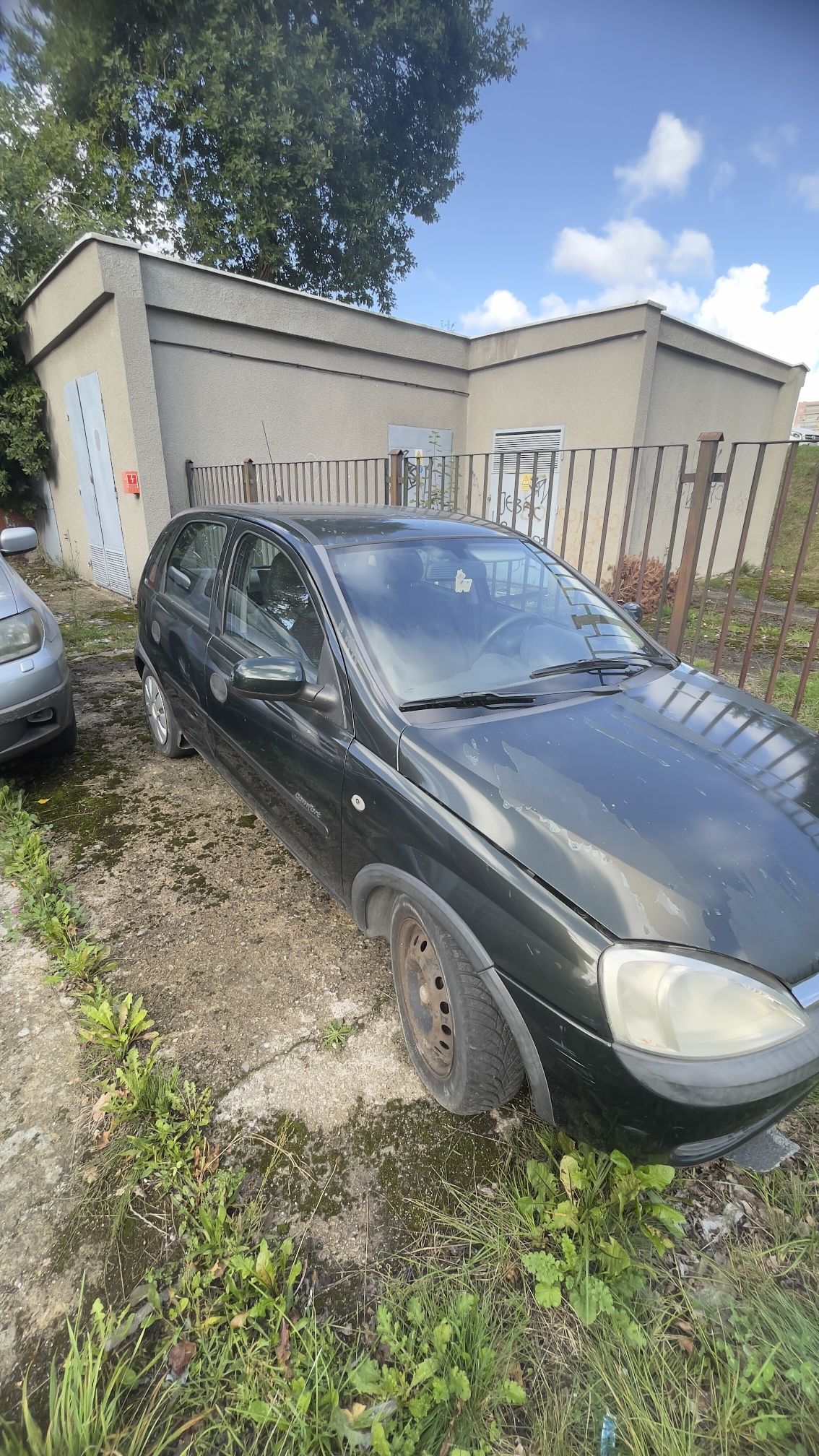Prawy bok samochodu Opel Corsa
