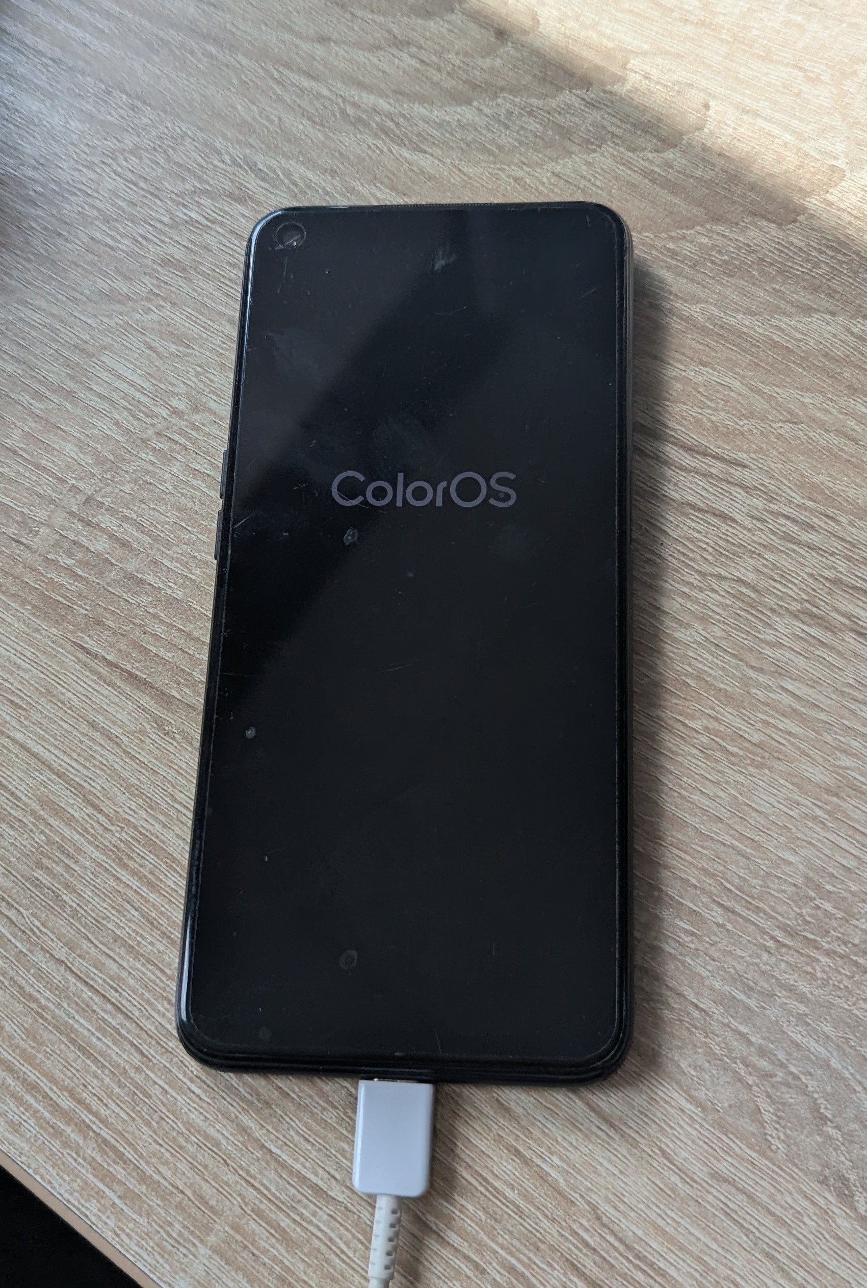 Zdjęcie czarnego telefonu