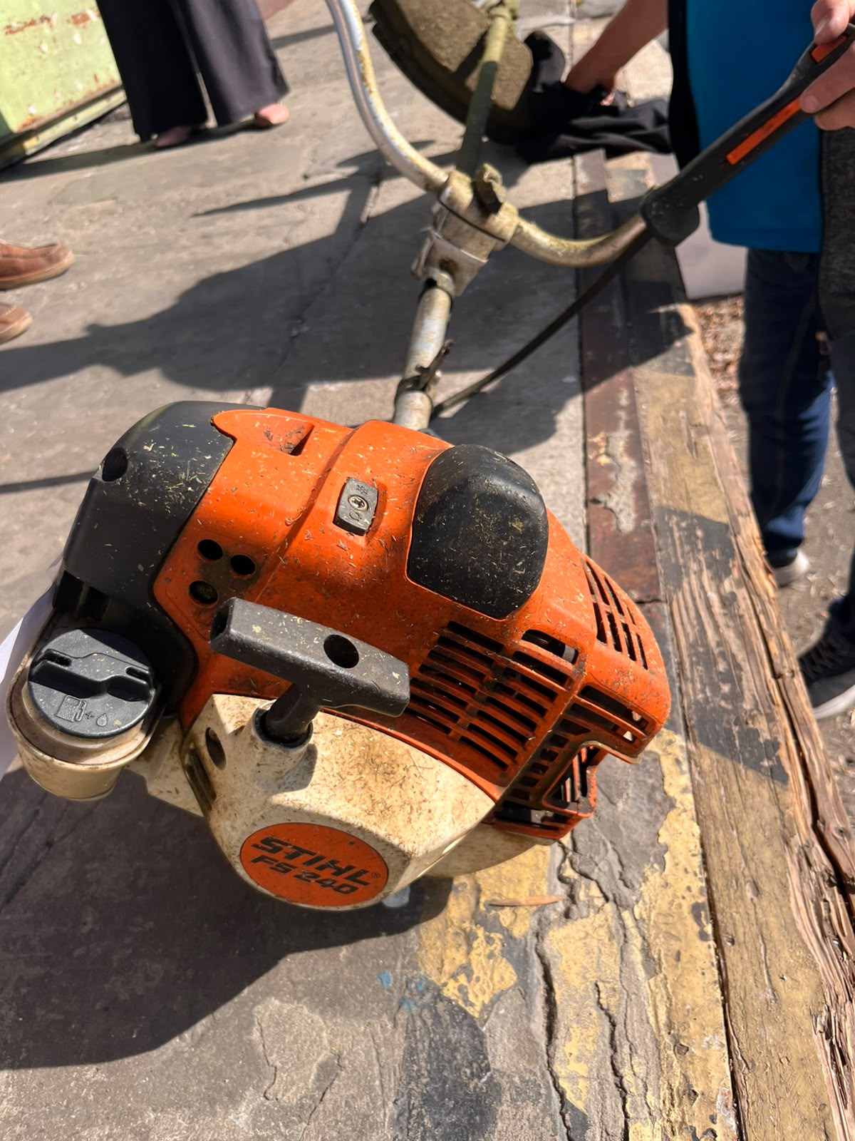 Kosa spalinowa Stihl FS 240 - widok dodatkowy