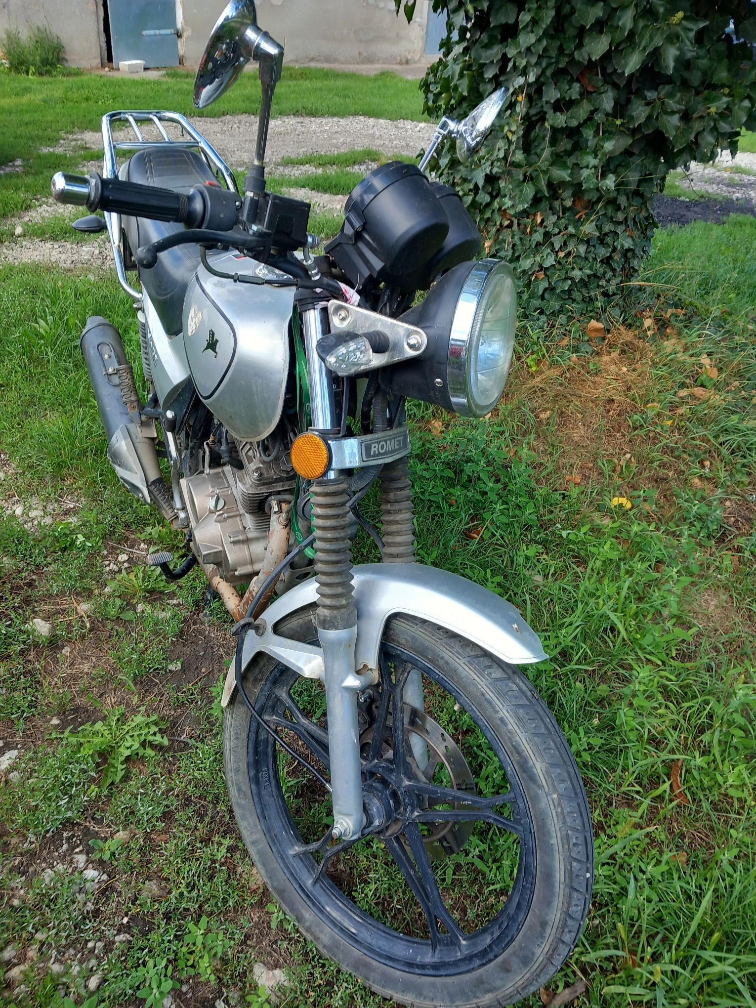 Motocykl z przodu