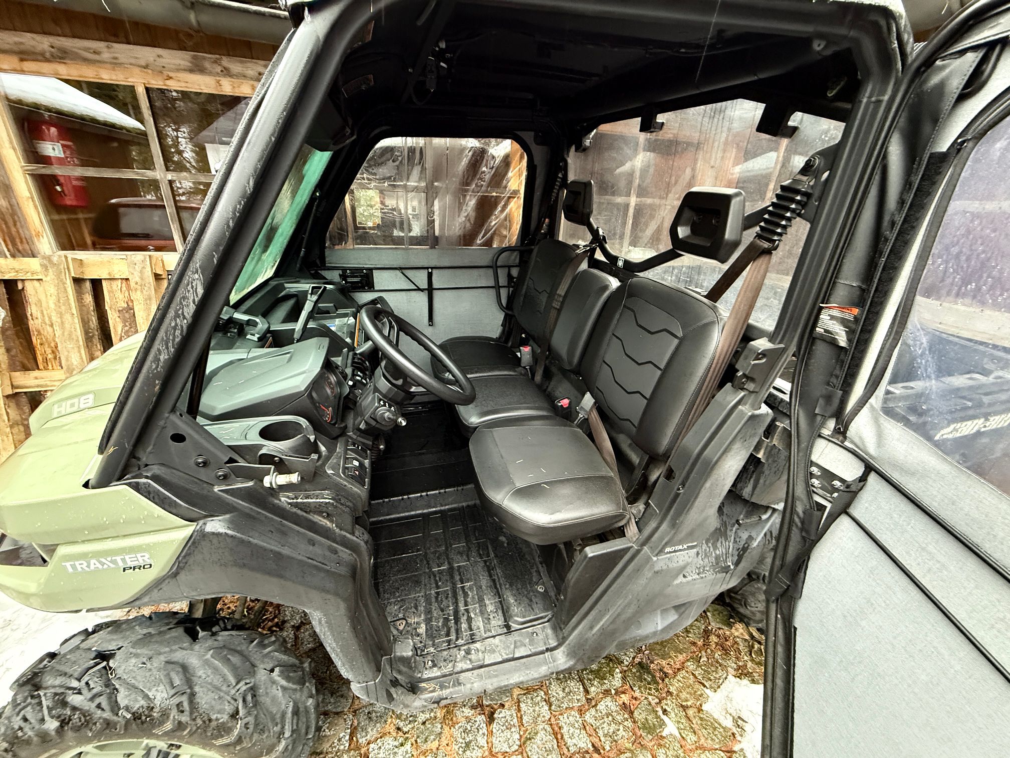 Quad BRP CAN-AM środek