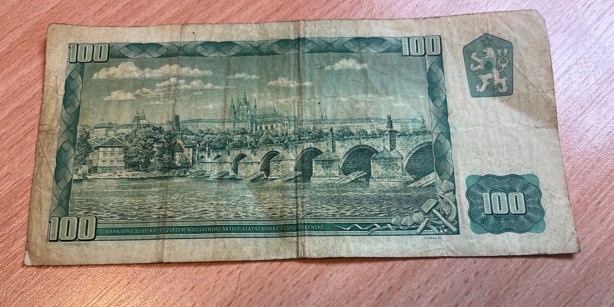 Rewers banknotu o nominale 100 koron czechosłowackich z 1961 roku.