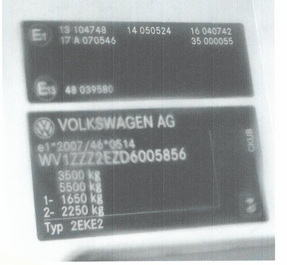 Zdjęcie tabliczki znamionowej pojazdu z numerem VIN: WV1ZZZ2EZD6005856