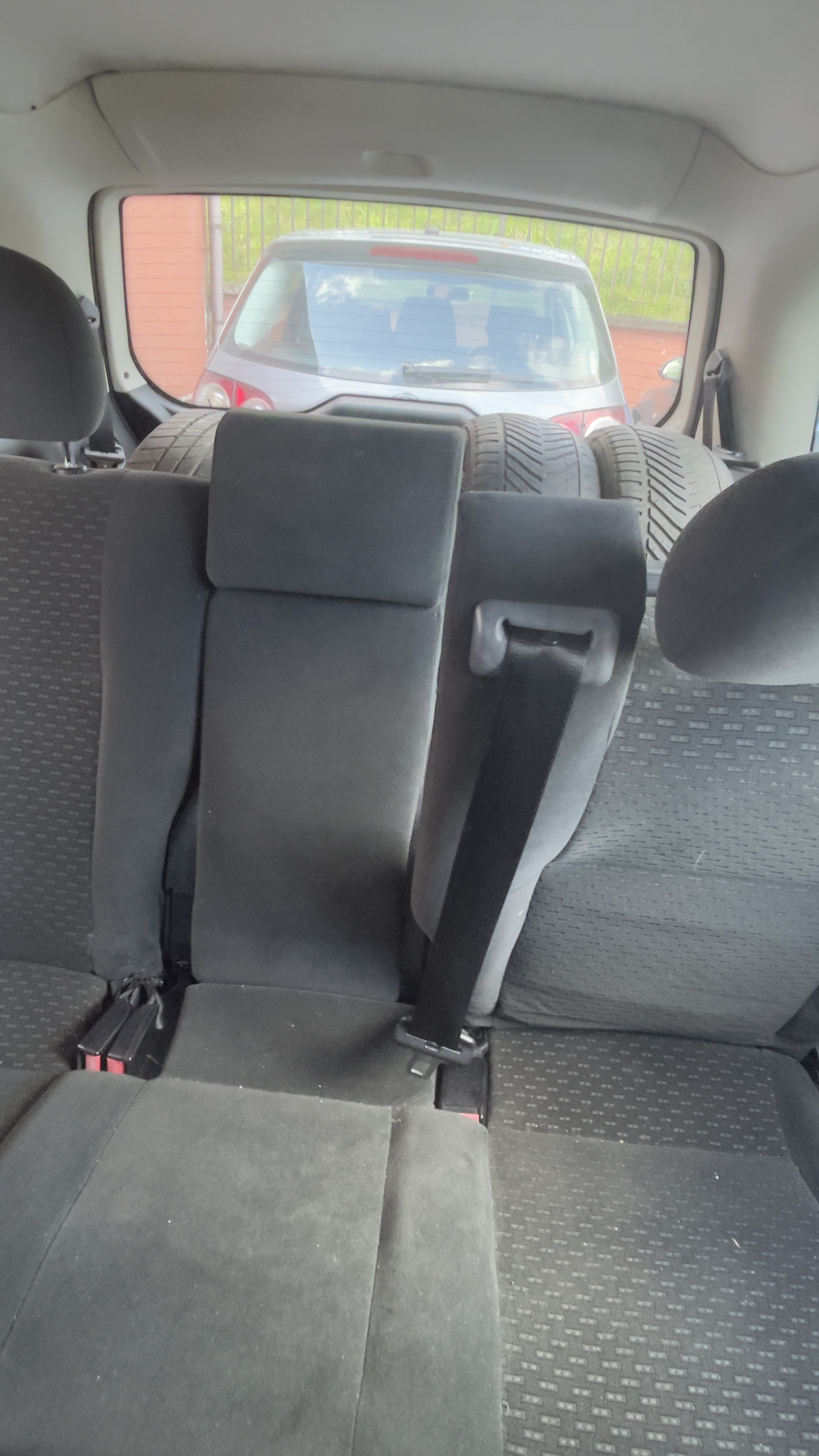 Wnętrze samochodu Opel Zafira