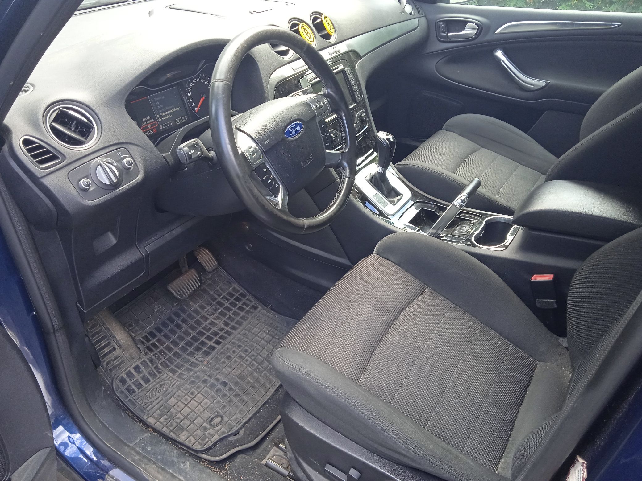 Widok Ford wnętrze