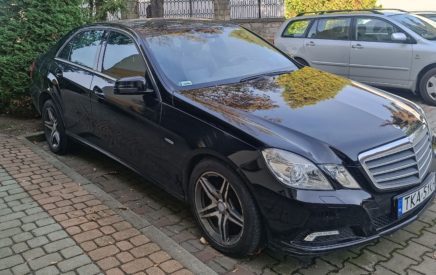 Mercedes-Benz E 220 - zdjęcie 2