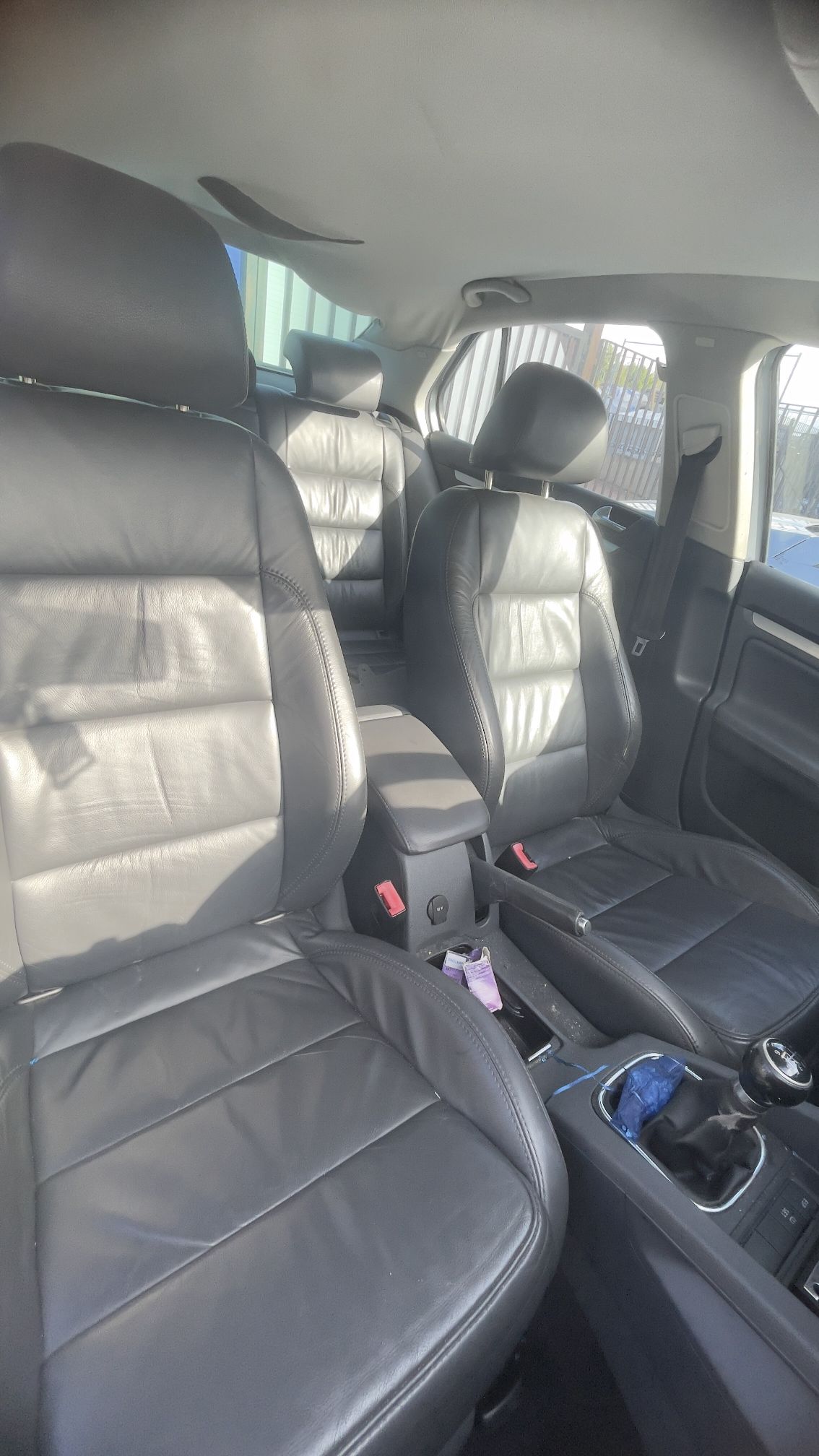 Środek samochodu Volkswagen Jetta.