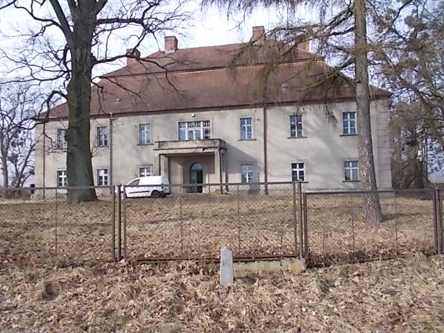 Widok działki z przodu