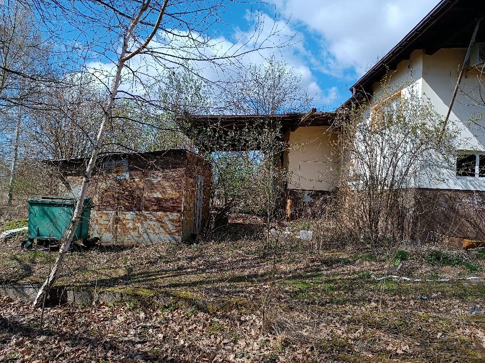 Budynek niemieszkalny widok od tyłu.