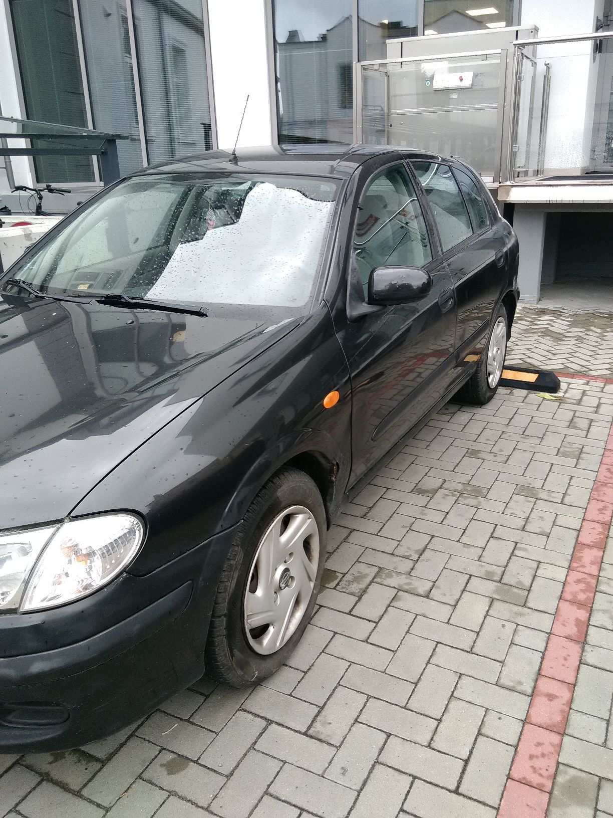 Nissan Almera 2002 - zdjęcie 3