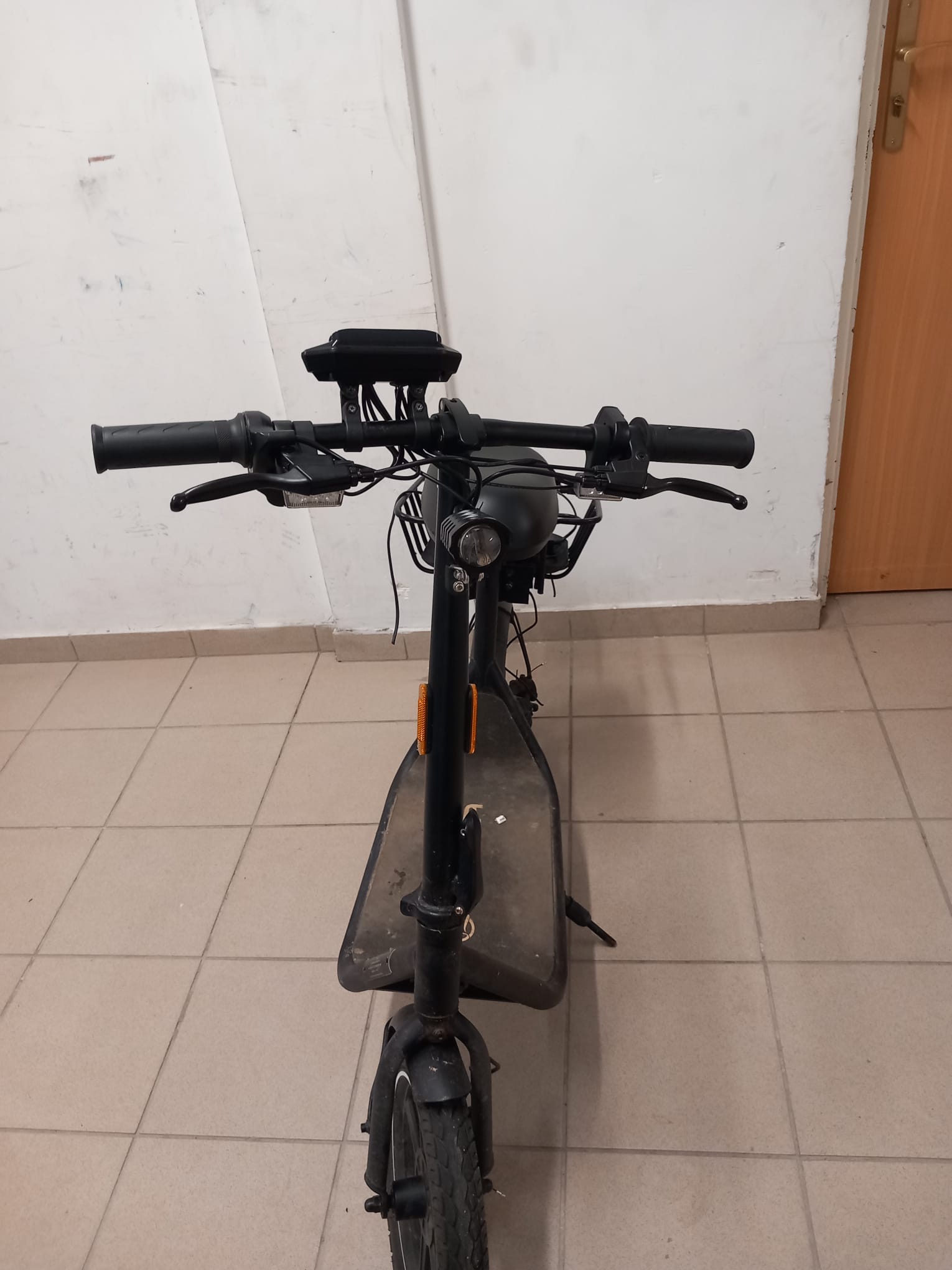 Zdjęcie przedmiotu. Pojazd w dobrym stanie technicznym i wizualnym.