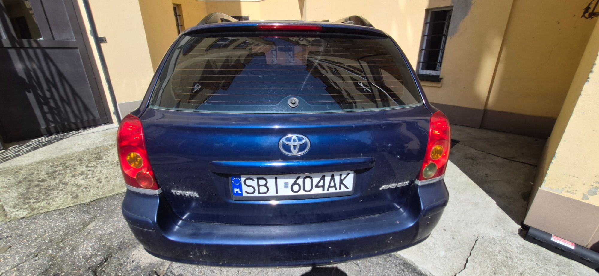 Toyota Avensis 2004 - zdjęcie 10