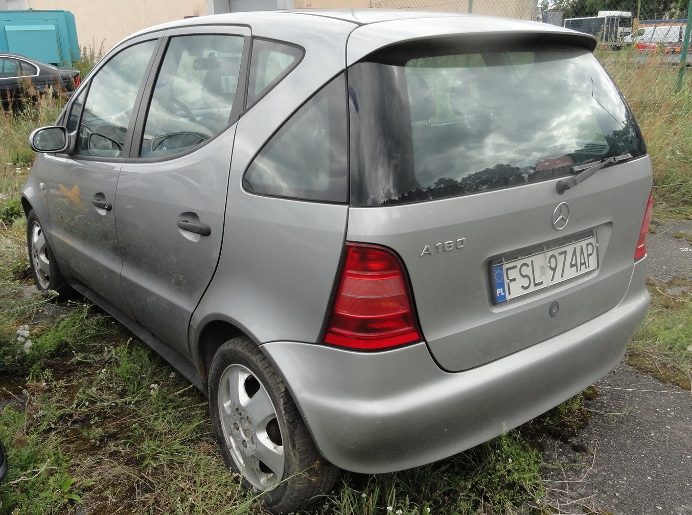 tył i lewy bok pojazdu.jpg